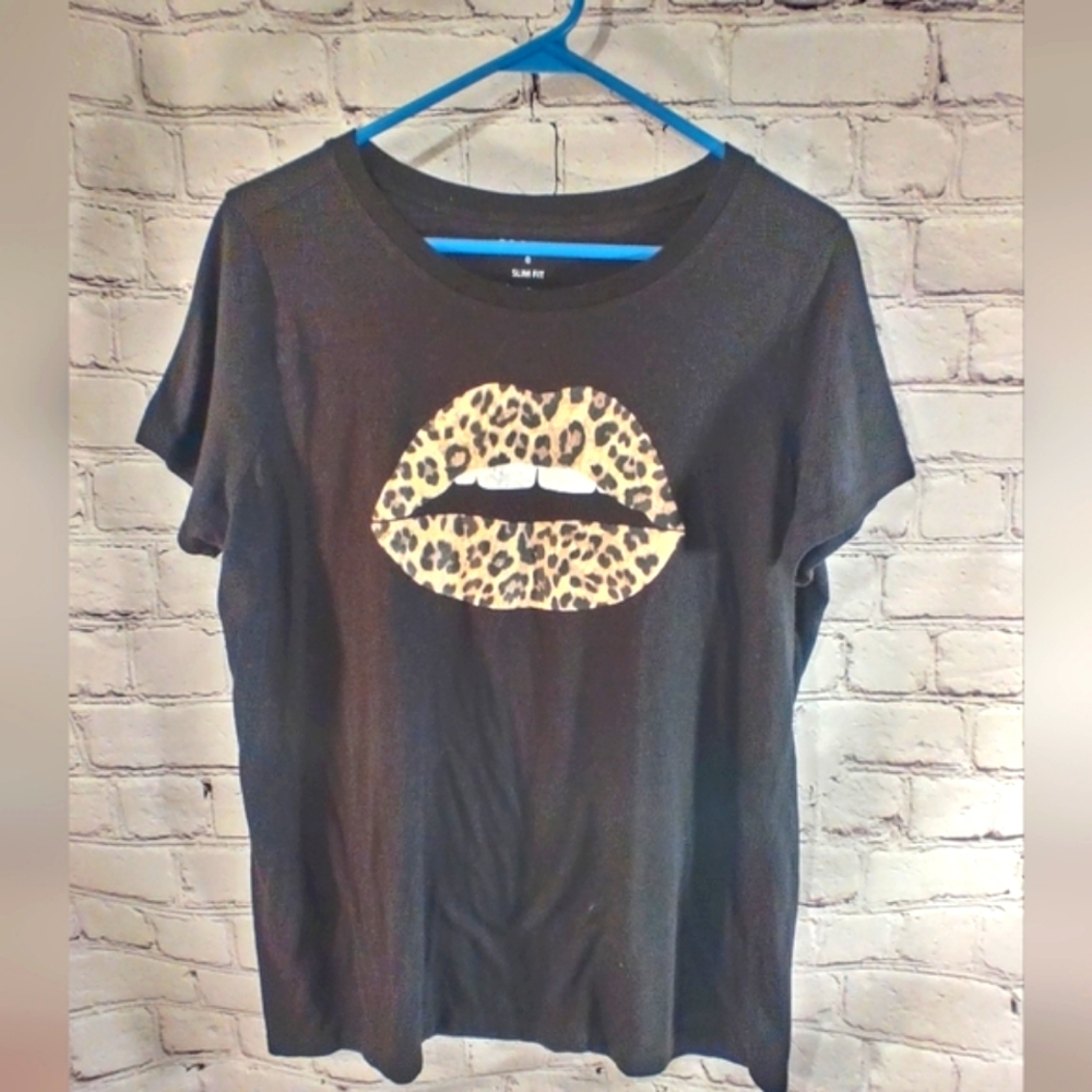 Torrid Lips Graphic T Shirt Slim Fit 0 Slim Fit